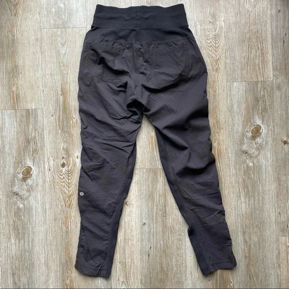 LULULEMON | Black  Capri Pants - Picture 7 of 9